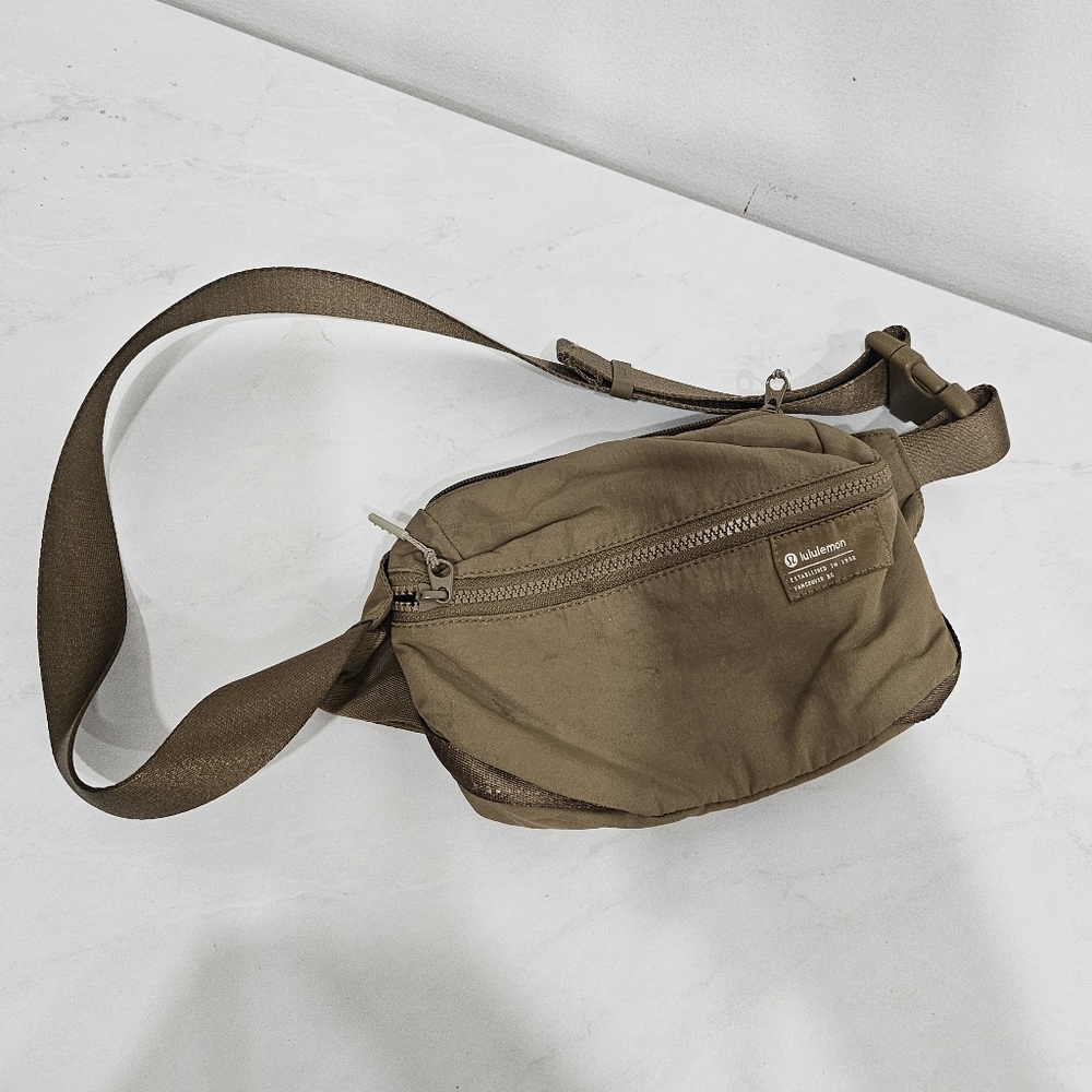 Lululemon Clean Lines Belt Bag in Artifact